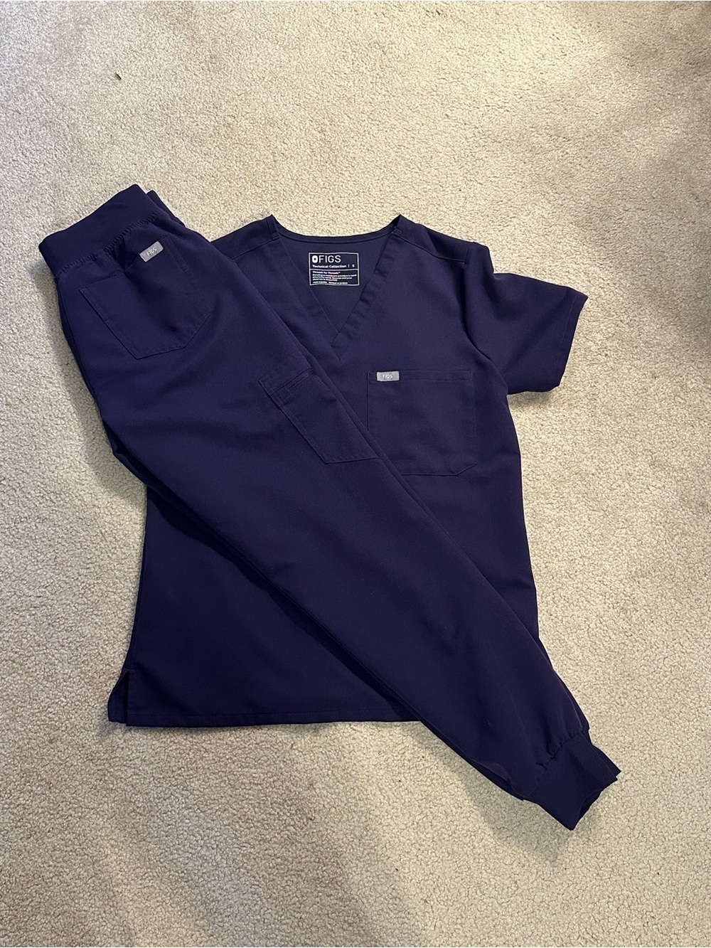 FIGS dark purple Set